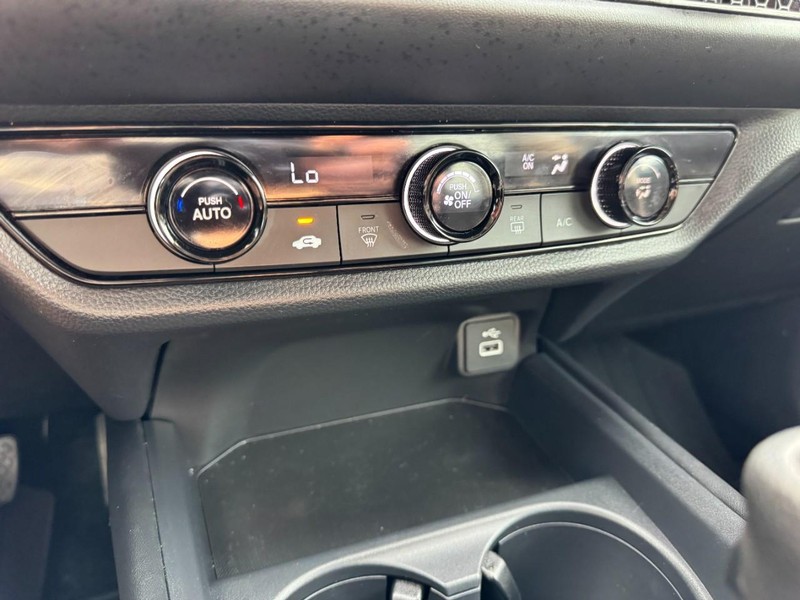 Honda HR-V Vehicle Image 18