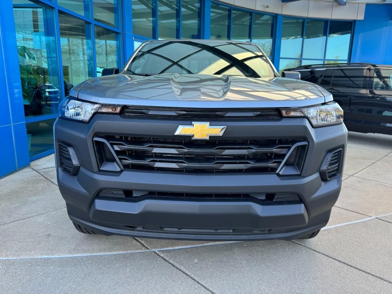 Chevrolet Colorado Vehicle Image 02