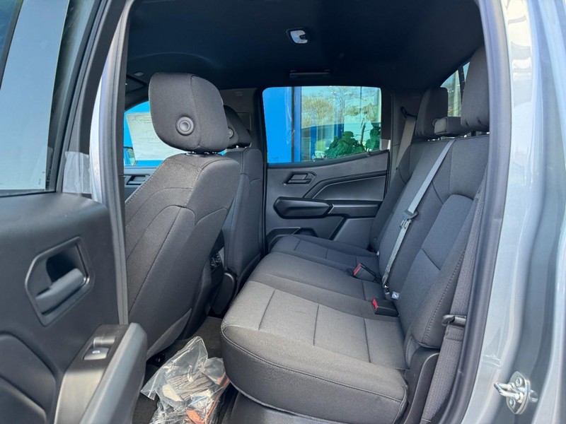 Chevrolet Colorado Vehicle Image 09