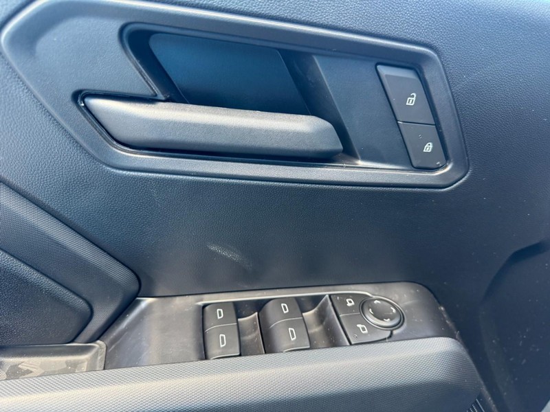 Chevrolet Colorado Vehicle Image 12