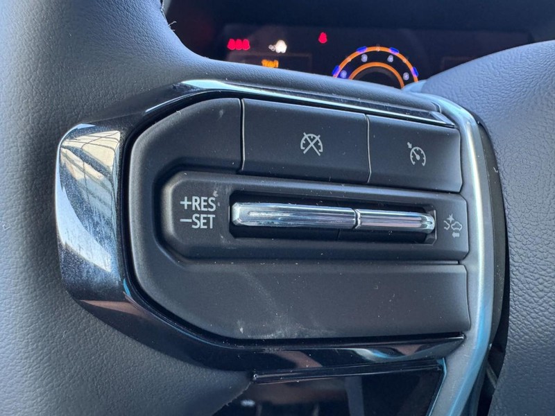 Chevrolet Colorado Vehicle Image 13