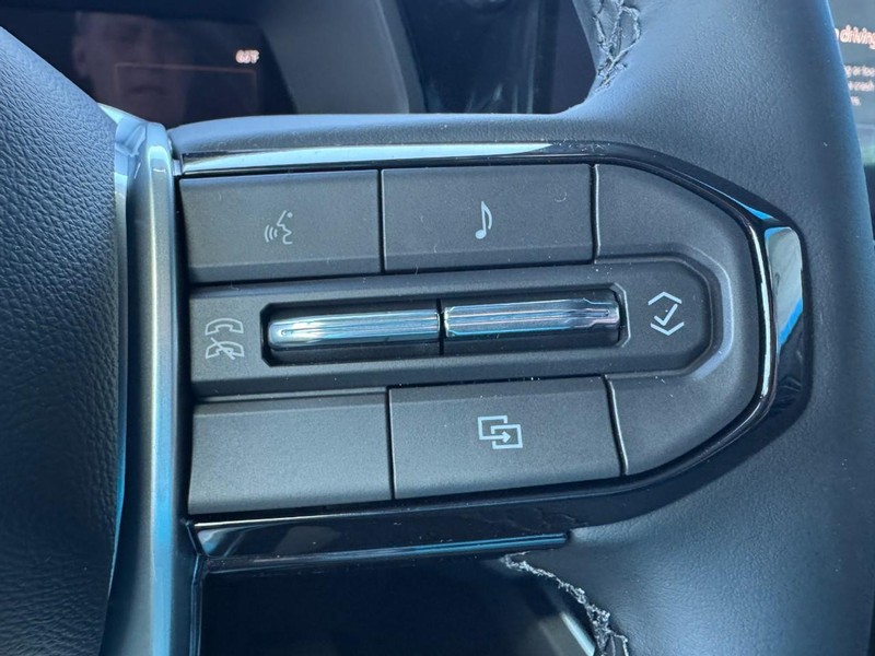 Chevrolet Colorado Vehicle Image 14