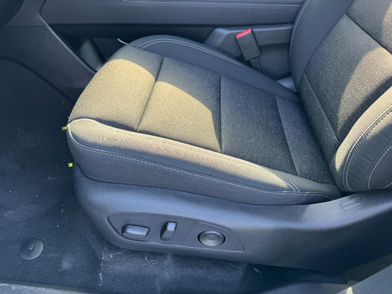 Chevrolet Traverse Vehicle Image 09