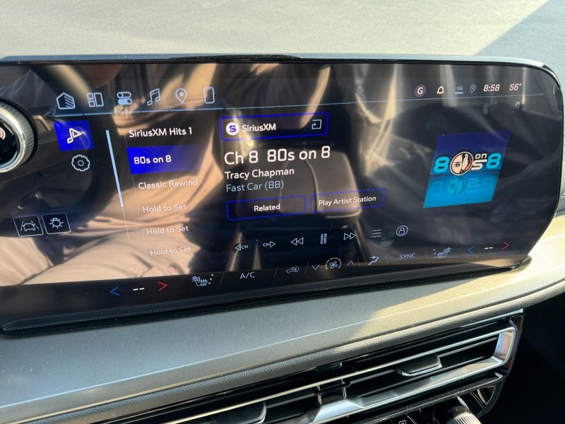 Chevrolet Traverse Vehicle Image 14