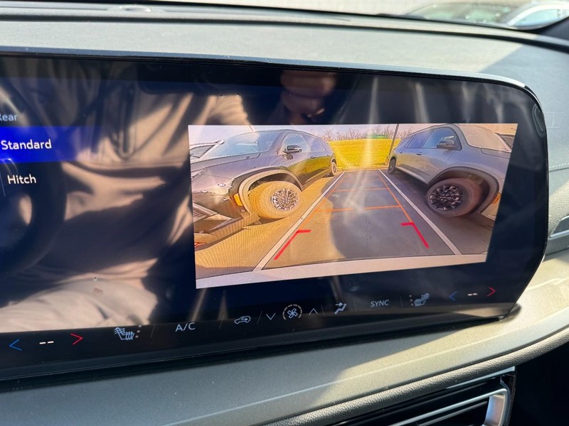 Chevrolet Traverse Vehicle Image 16