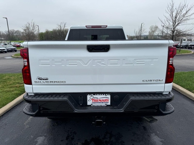 Chevrolet Silverado 2500HD Vehicle Image 04