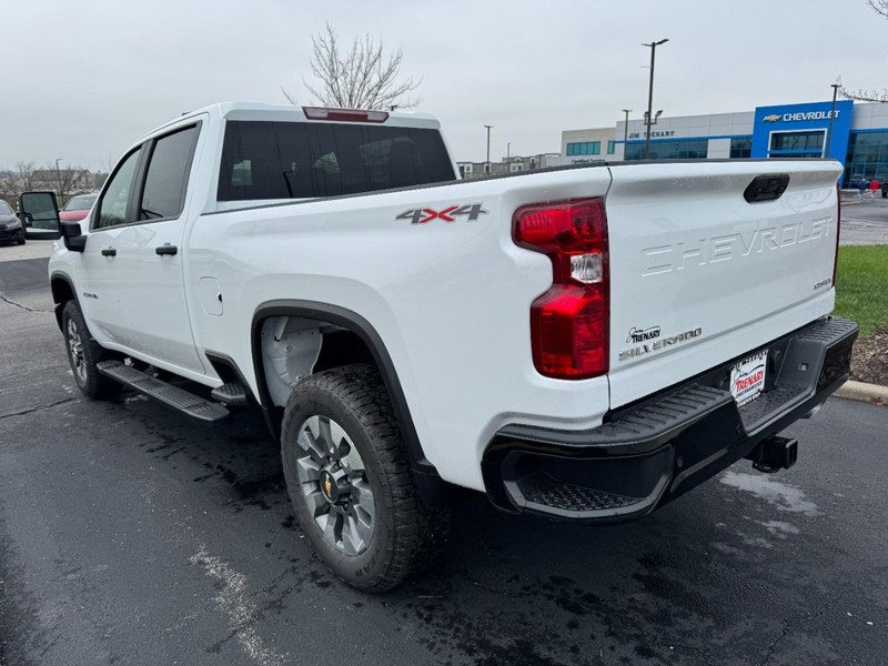 Chevrolet Silverado 2500HD Vehicle Image 05