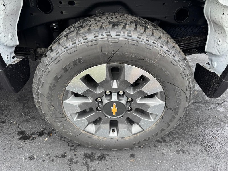 Chevrolet Silverado 2500HD Vehicle Image 06