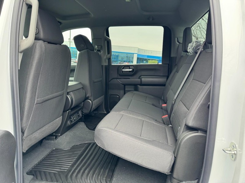 Chevrolet Silverado 2500HD Vehicle Image 08