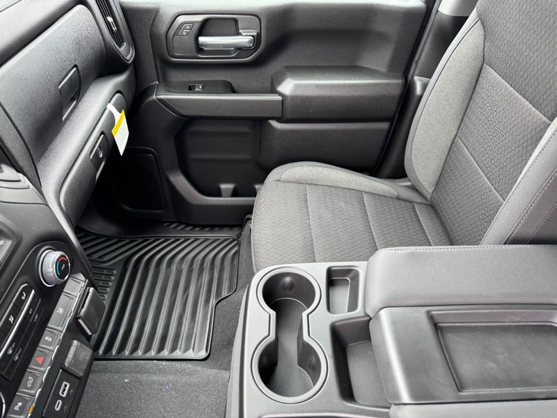 Chevrolet Silverado 2500HD Vehicle Image 09