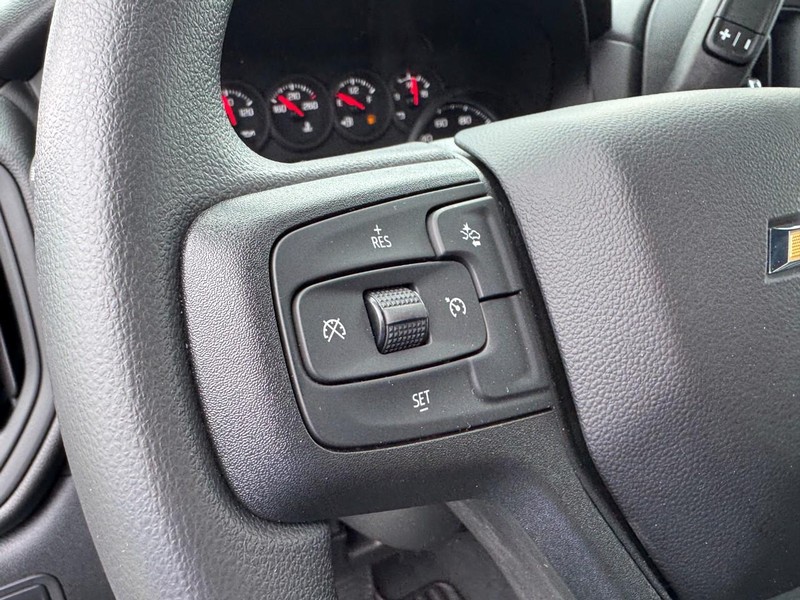 Chevrolet Silverado 2500HD Vehicle Image 13