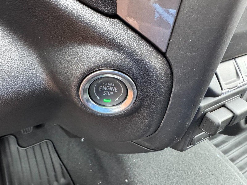 Chevrolet Silverado 2500HD Vehicle Image 17