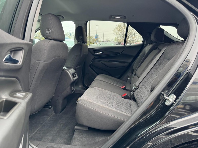 Chevrolet Equinox Vehicle Full-screen Gallery Image 10