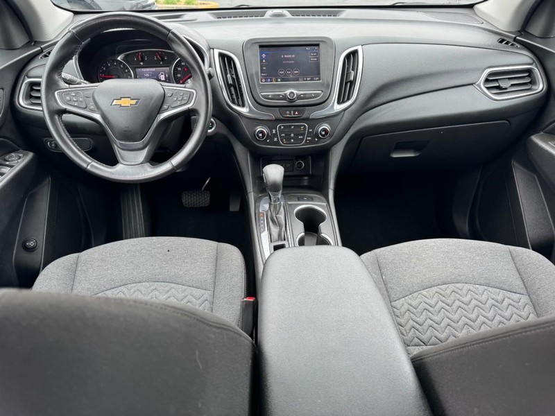 Chevrolet Equinox Vehicle Full-screen Gallery Image 11