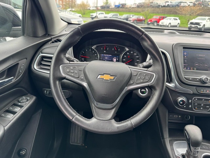 Chevrolet Equinox Vehicle Full-screen Gallery Image 12