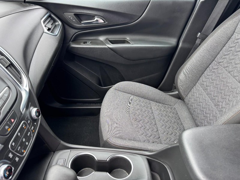 Chevrolet Equinox Vehicle Full-screen Gallery Image 13