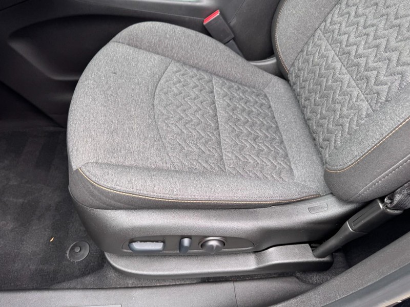 Chevrolet Equinox Vehicle Full-screen Gallery Image 14