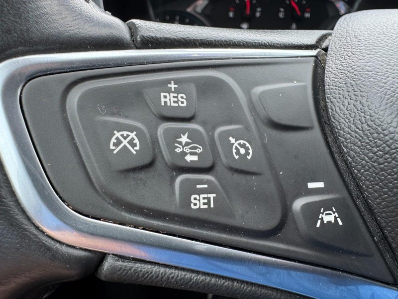 Chevrolet Equinox Vehicle Full-screen Gallery Image 16