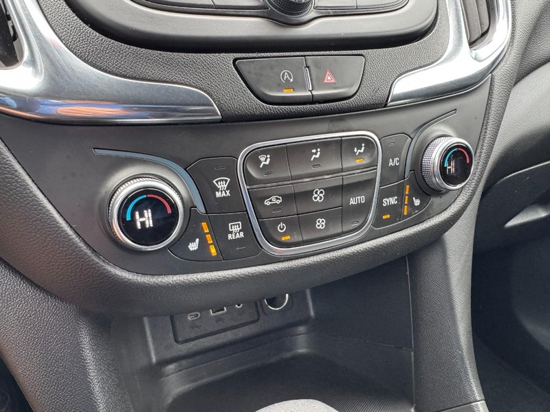 Chevrolet Equinox Vehicle Full-screen Gallery Image 18