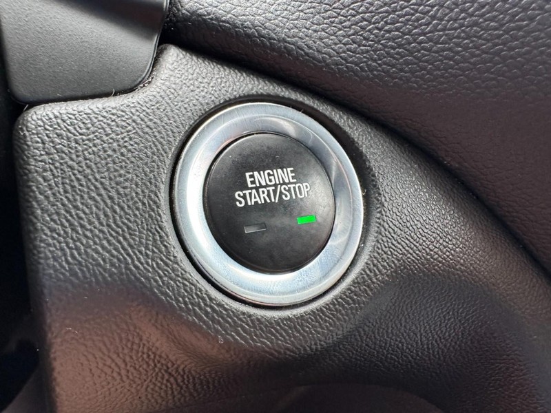 Chevrolet Equinox Vehicle Full-screen Gallery Image 21