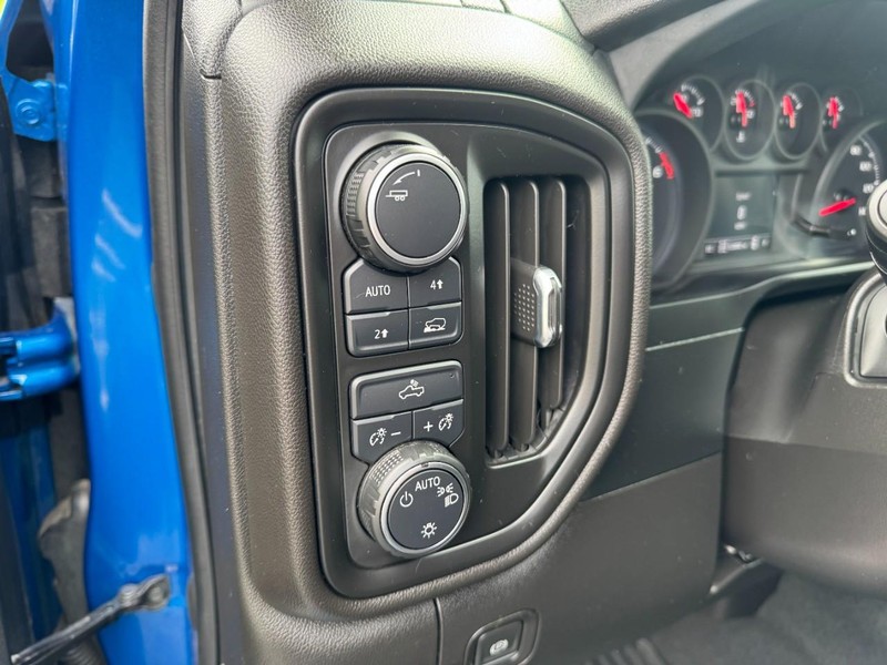 Chevrolet Silverado 1500 Vehicle Image 16