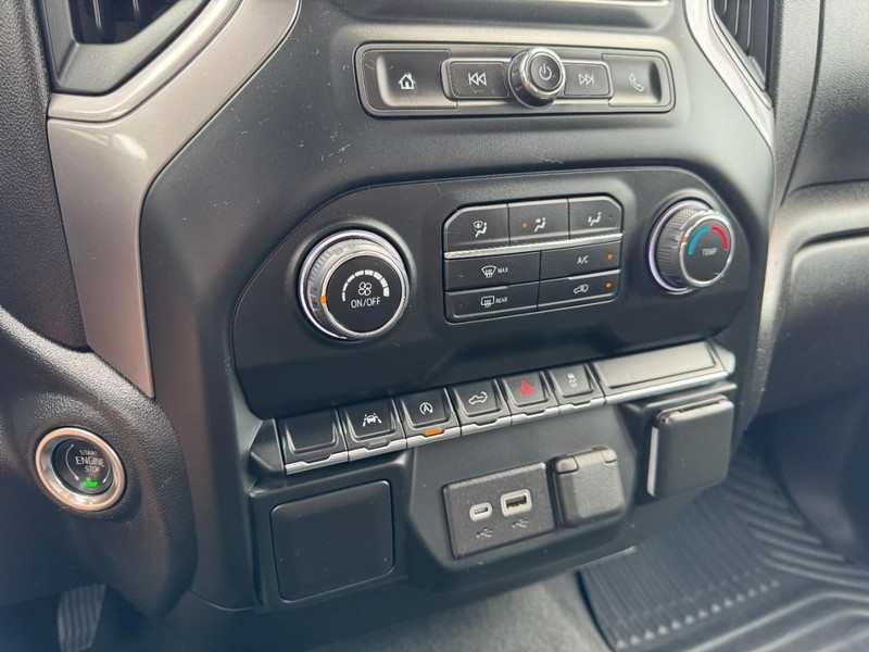Chevrolet Silverado 1500 Vehicle Image 18