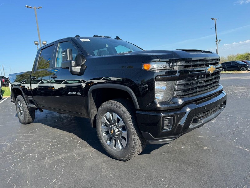 Chevrolet Silverado 2500HD Vehicle Image 02