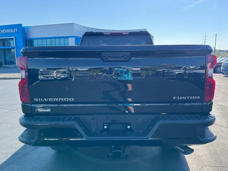 Chevrolet Silverado 2500HD Vehicle Image 04