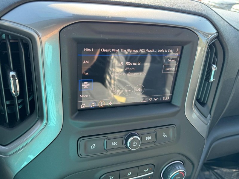 Chevrolet Silverado 2500HD Vehicle Image 13