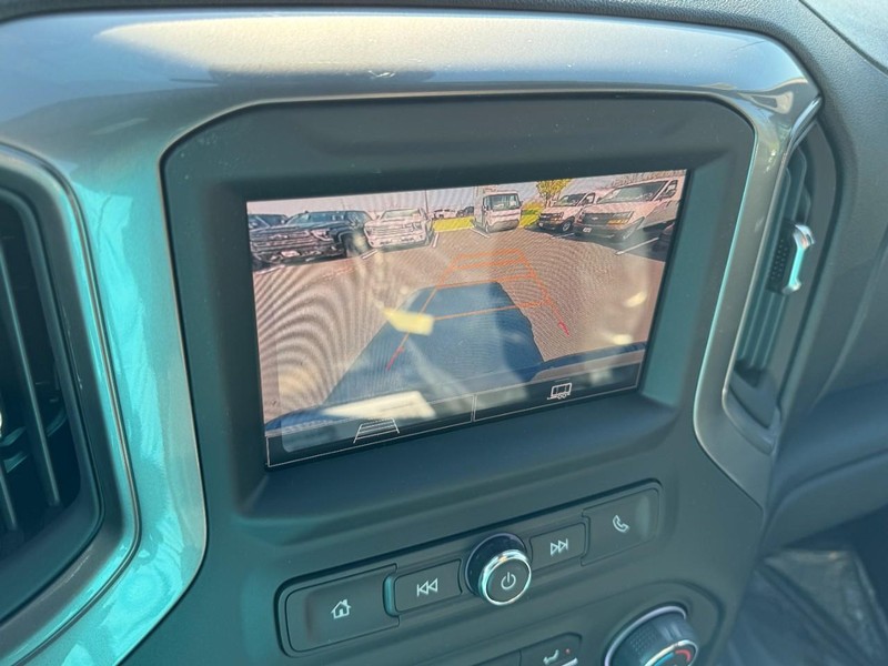 Chevrolet Silverado 2500HD Vehicle Image 14