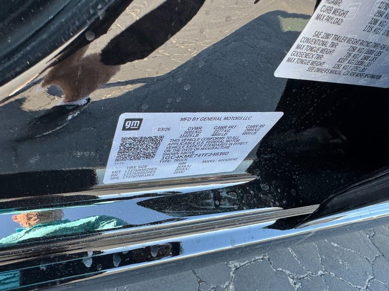 Chevrolet Silverado 2500HD Vehicle Image 16