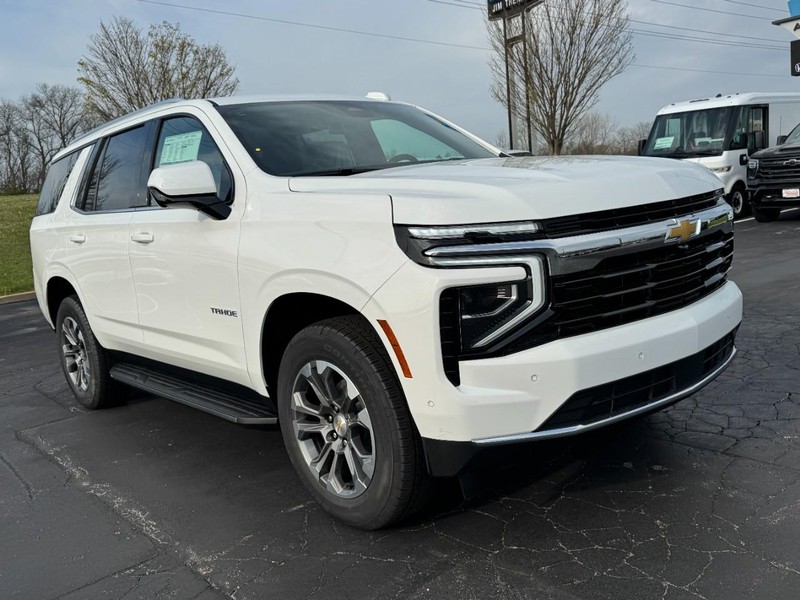 Chevrolet Tahoe Vehicle Image 02