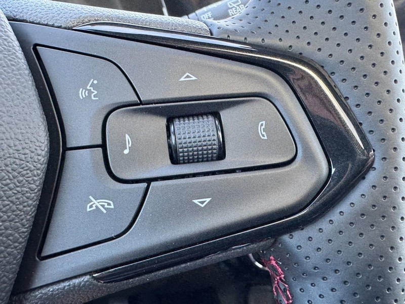 Chevrolet Trax Vehicle Image 11