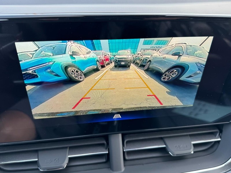 Chevrolet Trax Vehicle Image 15