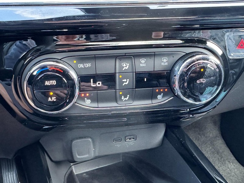 Chevrolet Trax Vehicle Image 13