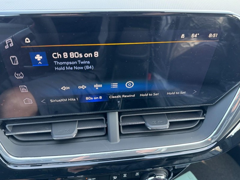 Chevrolet Trax Vehicle Image 14