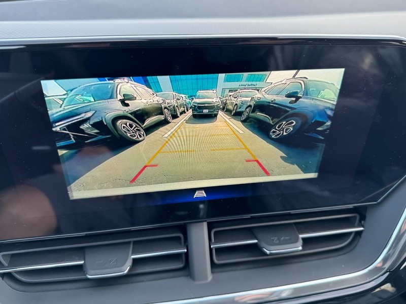 Chevrolet Trax Vehicle Image 15