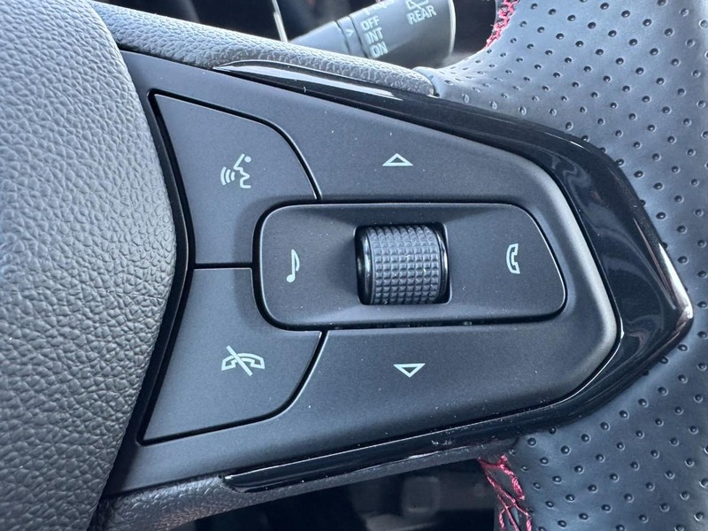 Chevrolet Trax Vehicle Image 11