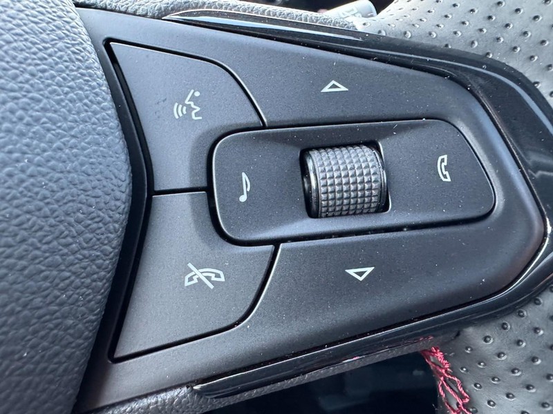 Chevrolet Trax Vehicle Image 11