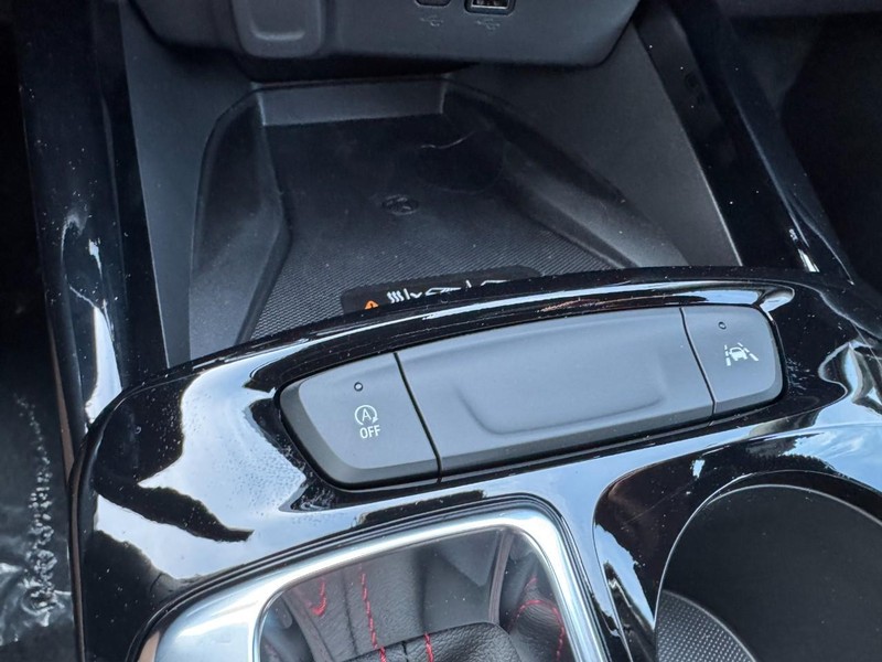 Chevrolet Trax Vehicle Image 13