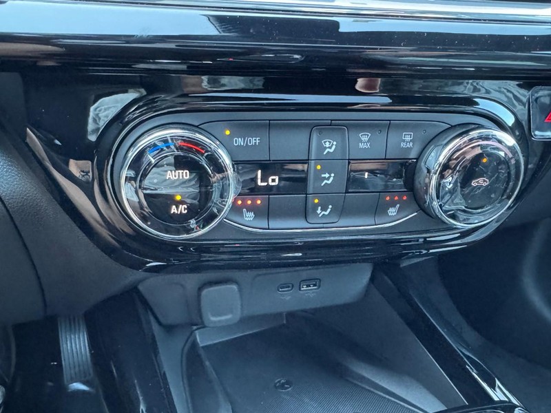 Chevrolet Trax Vehicle Image 12