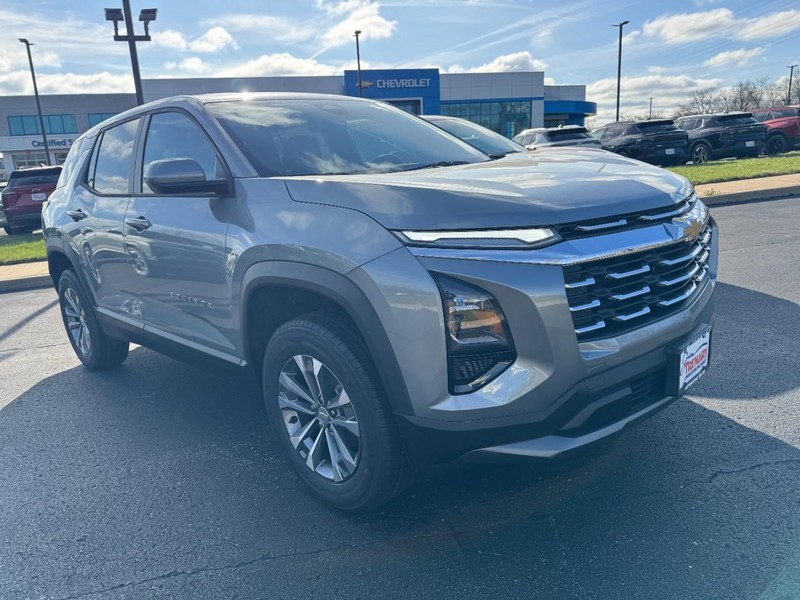 Chevrolet Equinox Vehicle Image 02