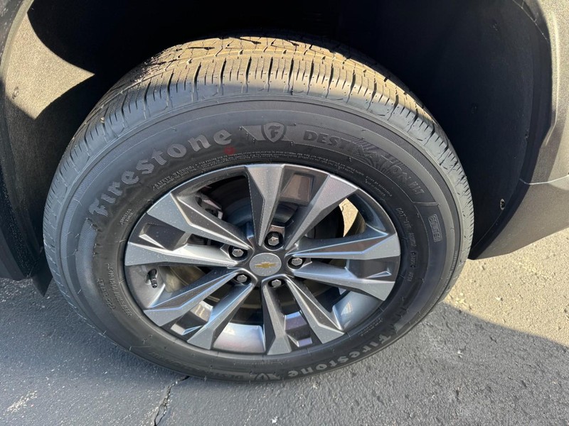 Chevrolet Equinox Vehicle Image 05