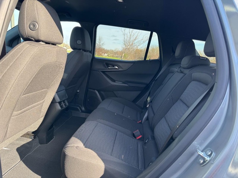 Chevrolet Equinox Vehicle Image 06