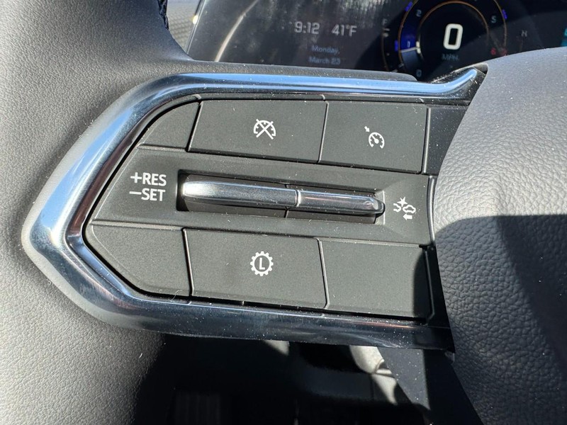 Chevrolet Equinox Vehicle Image 10