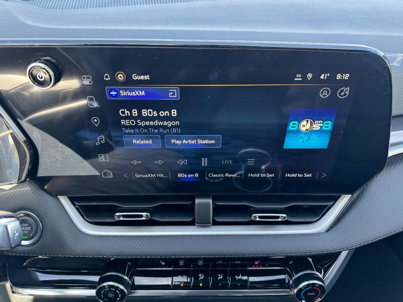 Chevrolet Equinox Vehicle Image 13