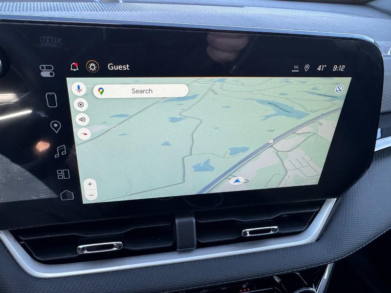 Chevrolet Equinox Vehicle Image 14