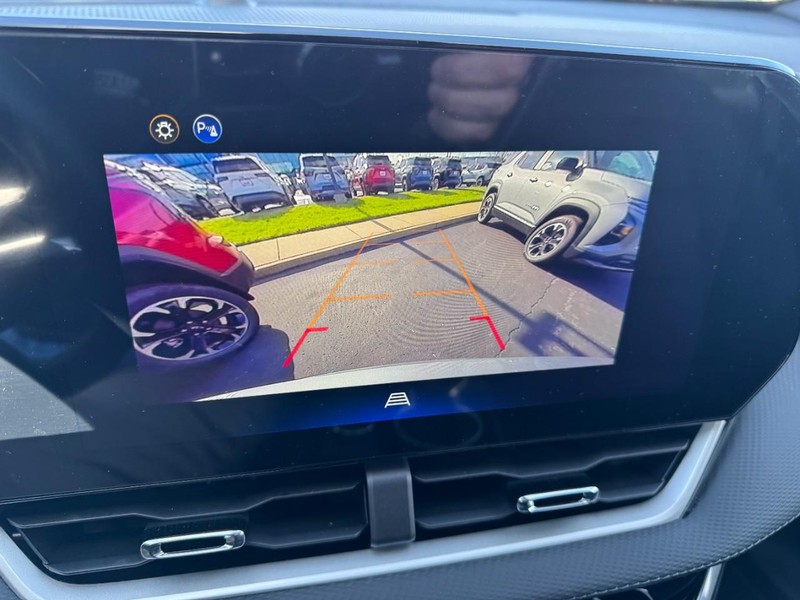 Chevrolet Equinox Vehicle Image 15