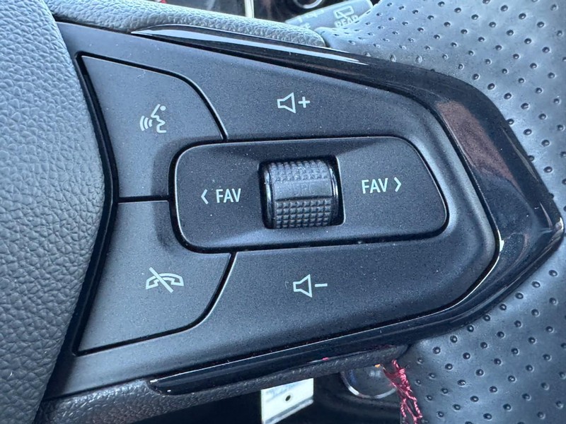 Chevrolet Trax Vehicle Image 11