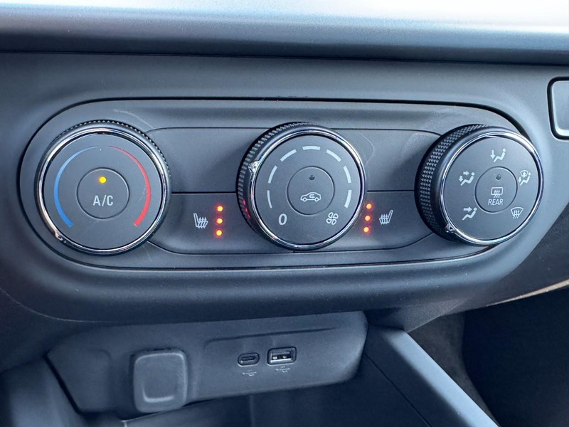 Chevrolet Trax Vehicle Image 12